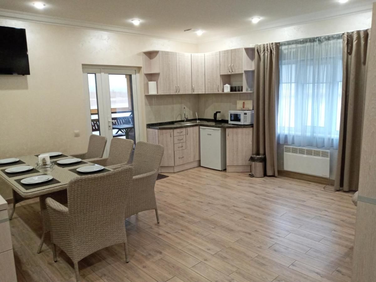 Отель Hotel and Restaurant Complex Lubokray Переяслав-Хмельницкий