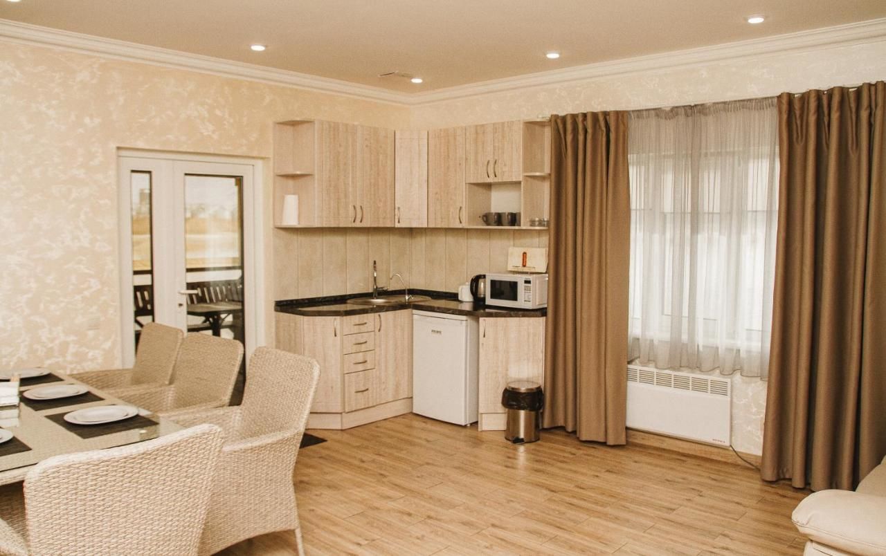 Отель Hotel and Restaurant Complex Lubokray Переяслав-Хмельницкий